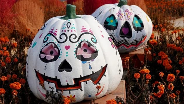La tendance saisonnière : Comment les parcs d'attractions capitalisent sur Halloween et Noël ?