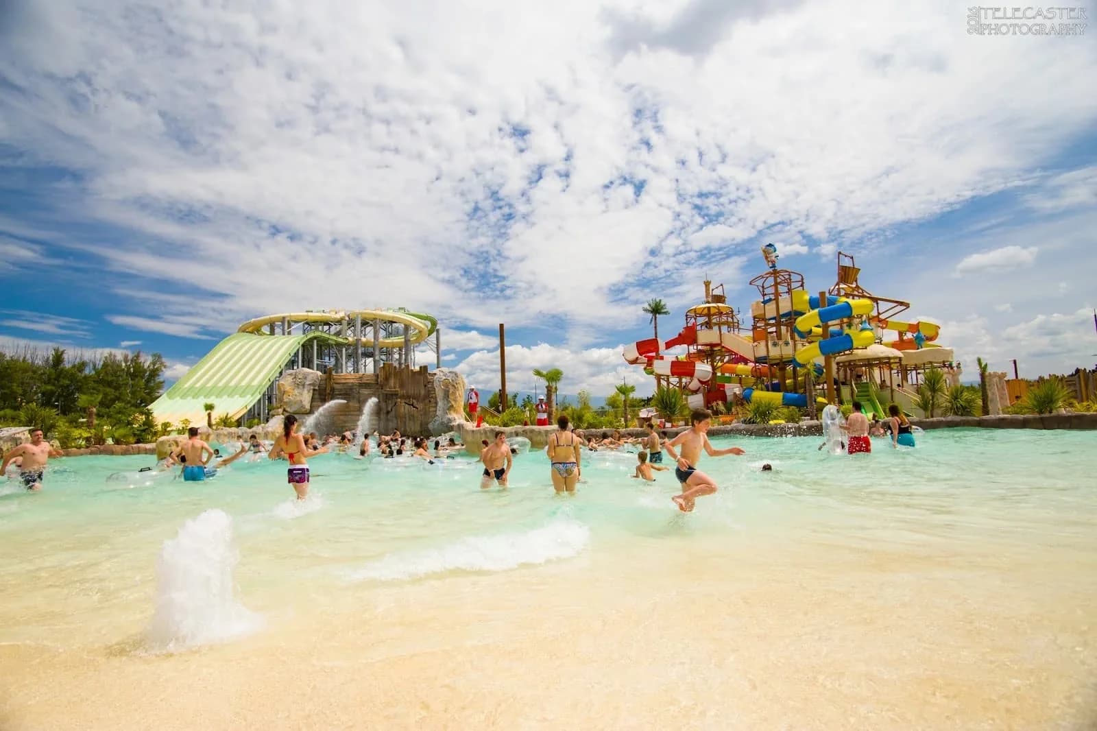 Wave Island : l'un des plus grands parcs aquatiques du sud de la France fait son grand retour près de Marseille