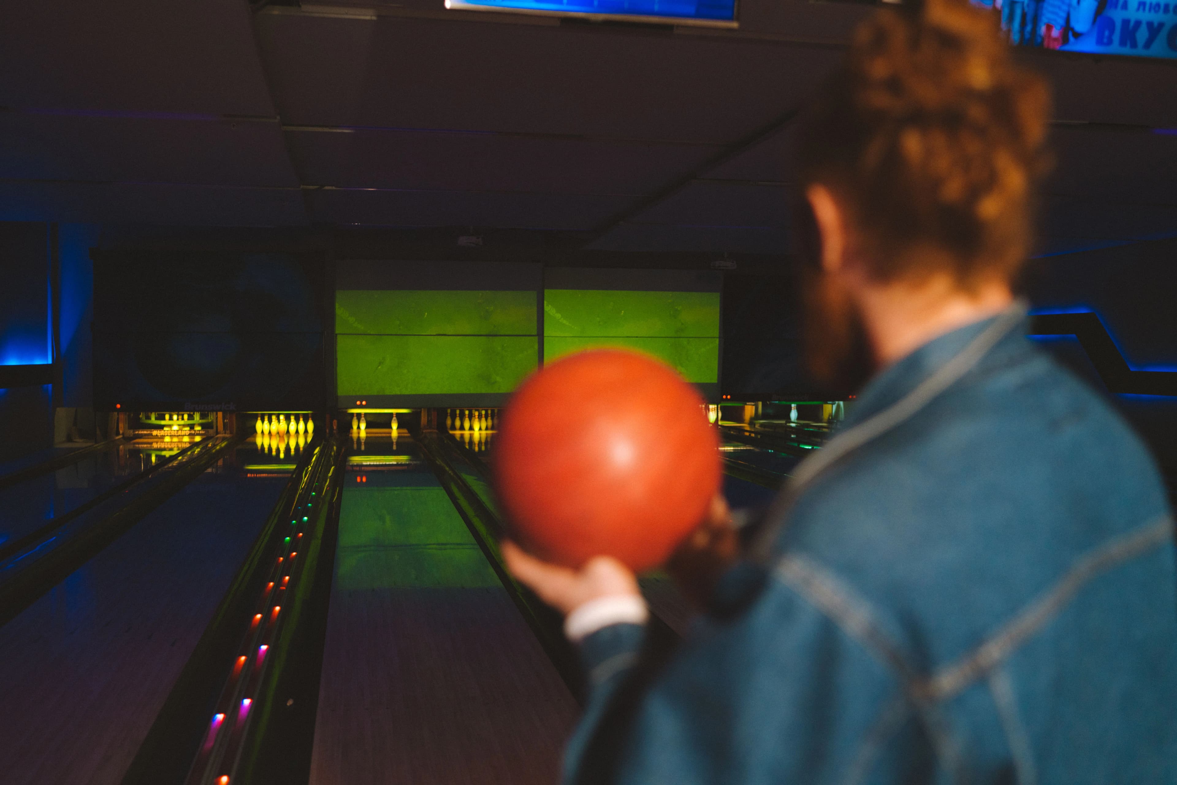 Bowling : règles, score et astuces pour faire un strike